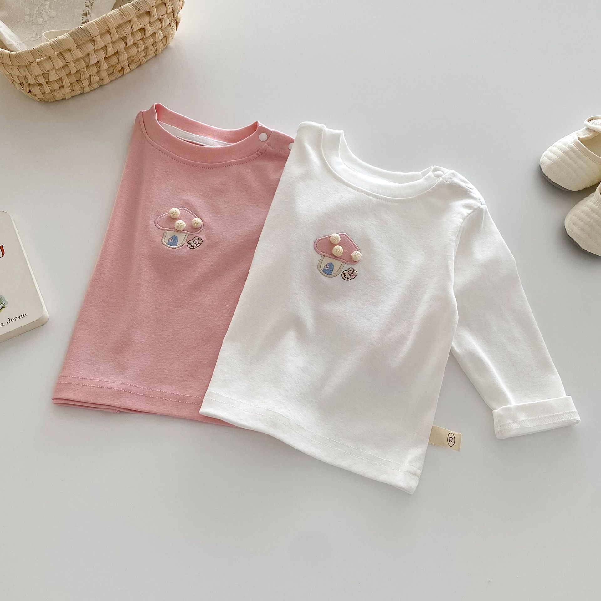 キッズファッション きのこ刺繍長袖ロンパース