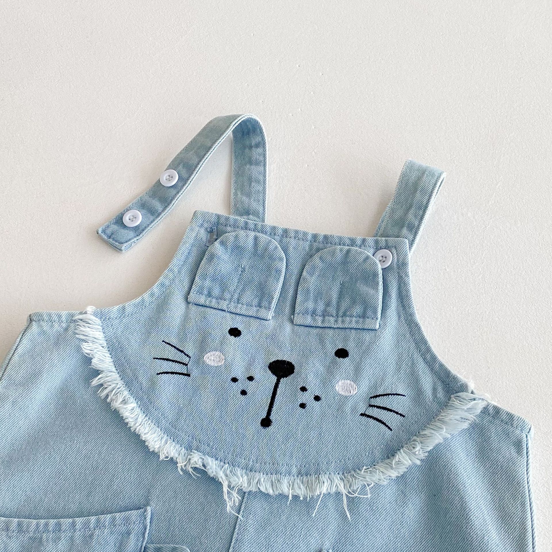 キッズファッション 猫ちゃんフェイス刺繍サロペット