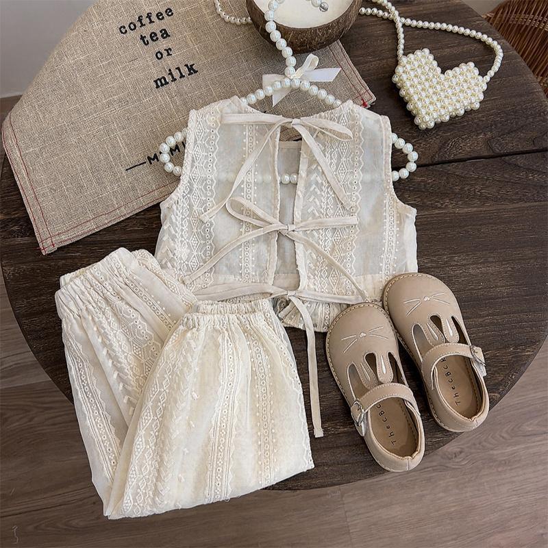 https://fulmo-img-server.com/everyday-kids-outfits/b1324c3d-52c3-427e-8dfb-b30e97f4eb77.jpg