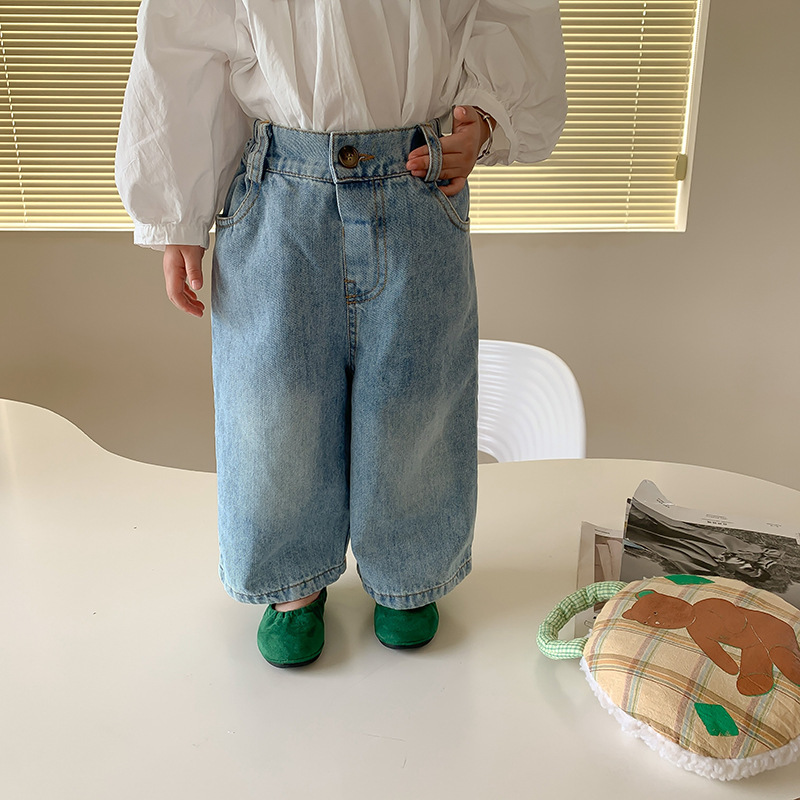 https://fulmo-img-server.com/everyday-kids-outfits/b2249f25-844a-4c7c-888b-61a4435bd153.jpg
