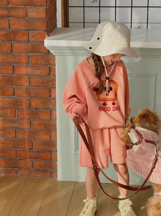 https://fulmo-img-server.com/everyday-kids-outfits/b494465b-f5cf-46ad-a7d5-ae6bd01edbb6.jpg