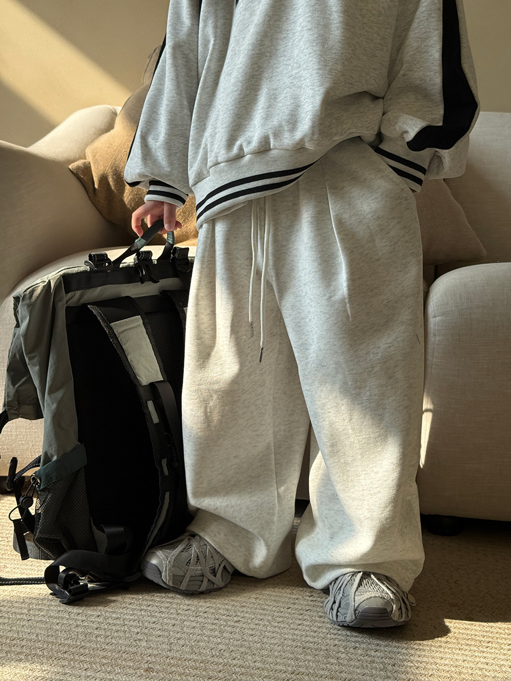 キッズファッション 裏起毛ワイドシルエットスウェットパンツ