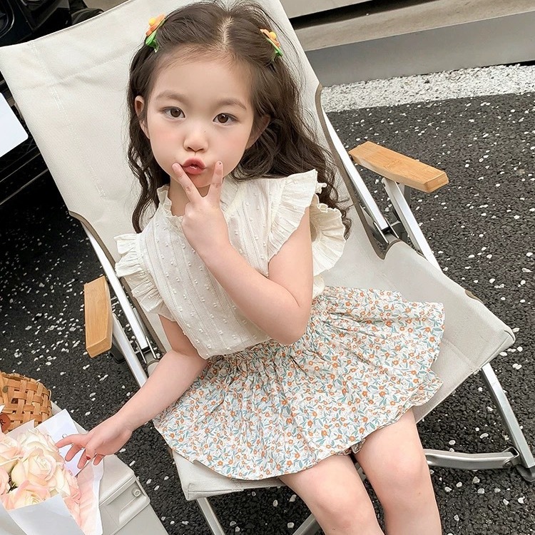 https://fulmo-img-server.com/everyday-kids-outfits/c0f920c1-3a1d-4bcf-a95b-f32cfe1116e2.jpg