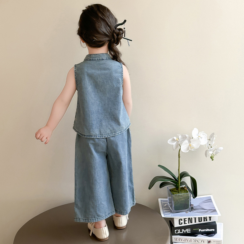 https://fulmo-img-server.com/everyday-kids-outfits/c151df0c-ebcc-4884-b587-9aeeb9787902.jpg