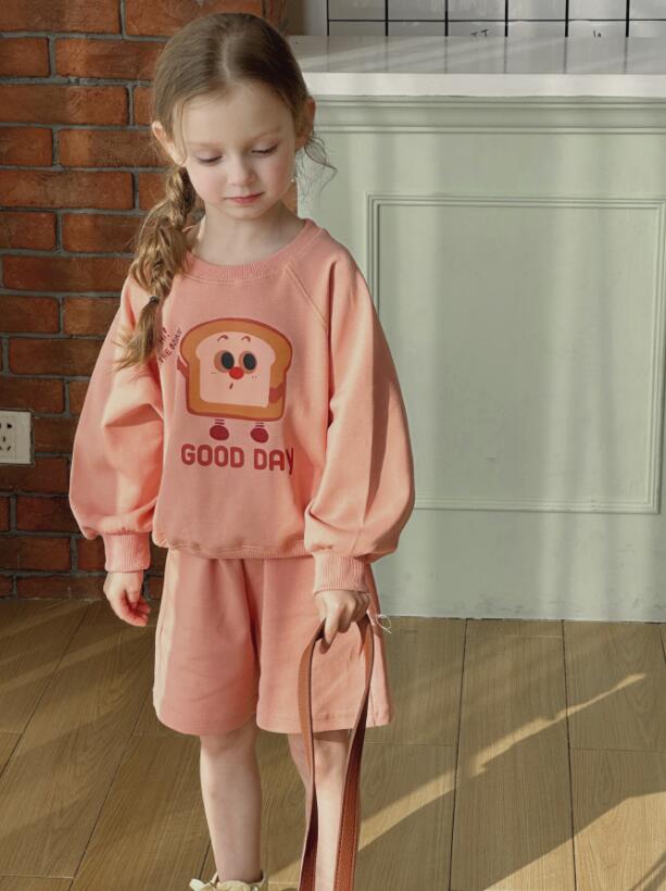 https://fulmo-img-server.com/everyday-kids-outfits/c22e2bcb-6a60-4cb3-9e03-9a4d233b0586.jpg