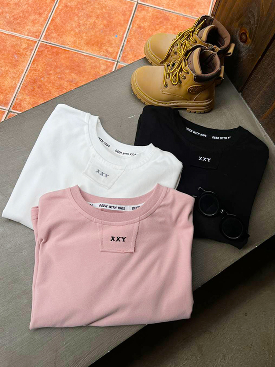 キッズファッション 小さな文字刺繍入りゆったり長袖トップス