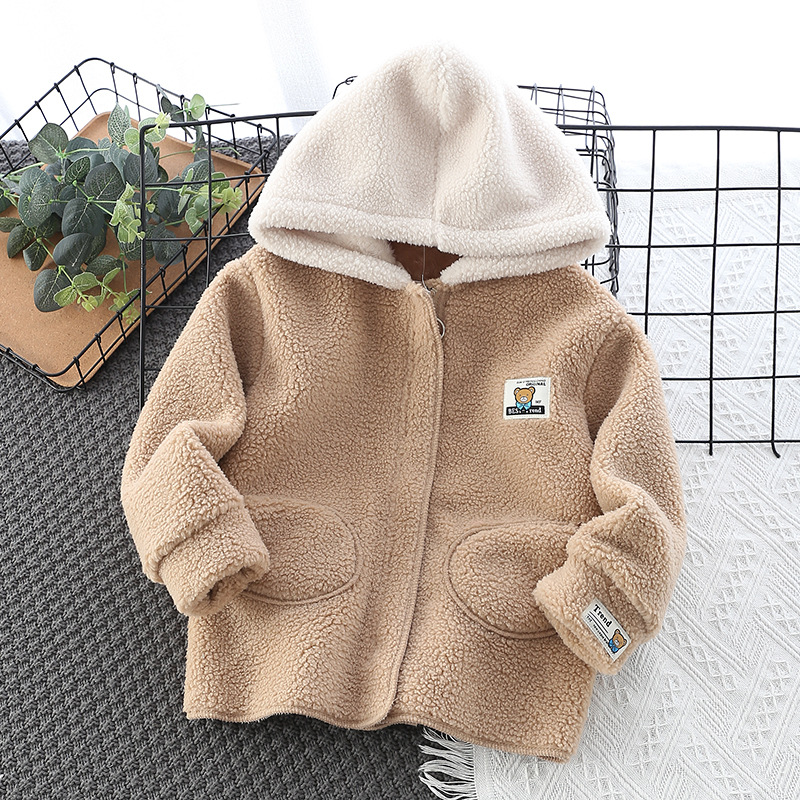 キッズファッション ふわふわボア素材のあったか子供用フード付きアウター