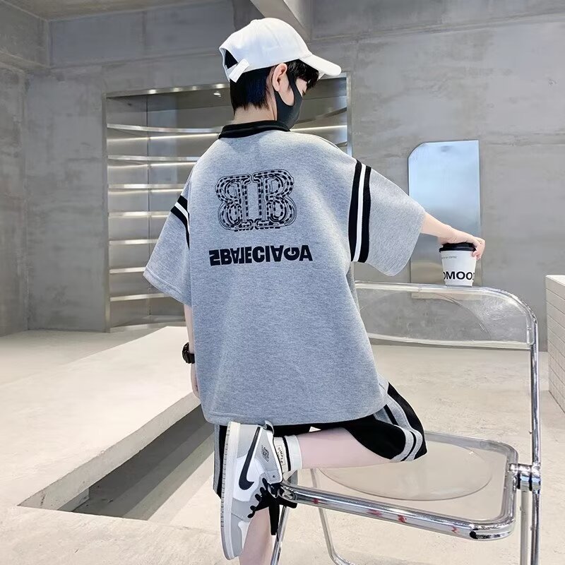 https://fulmo-img-server.com/everyday-kids-outfits/c7e41a97-2af7-437f-8950-219d93775a2d.jpg
