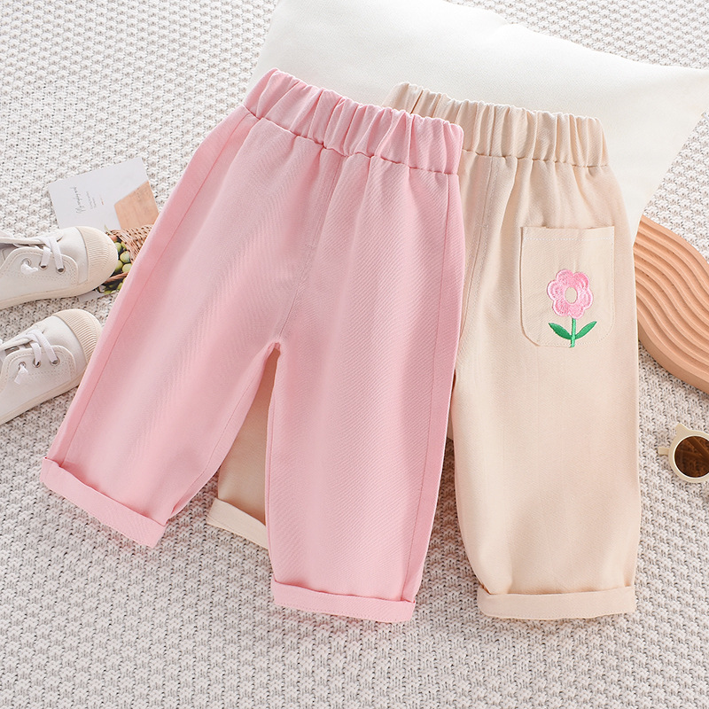 キッズファッション 花刺繍ポケット付きゆったりハーフパンツ