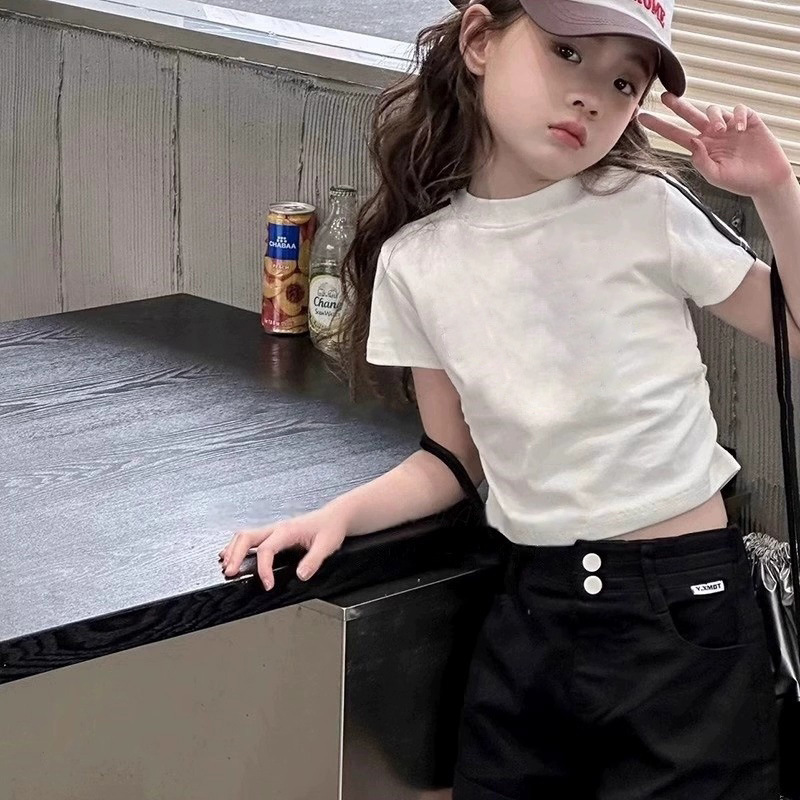 https://fulmo-img-server.com/everyday-kids-outfits/cbee8294-4a7f-4c14-8482-d2eb5339707d.jpg