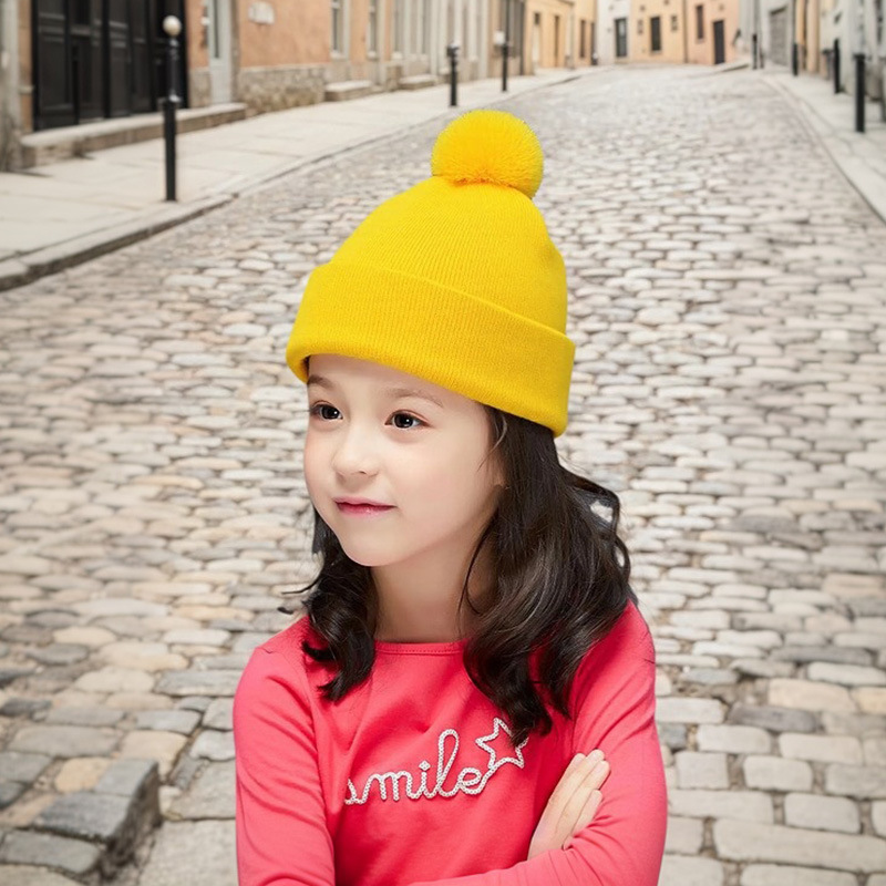 キッズファッション ふわふわボンボン付きキッズニット帽