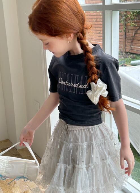 https://fulmo-img-server.com/everyday-kids-outfits/d3c8d16d-b63b-4805-8de2-f4099f19d24a.jpg