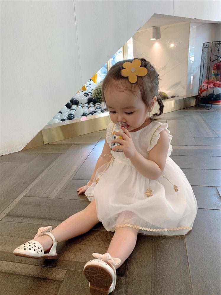 キッズファッション 星形チャーム付きフリル袖チュールドレス