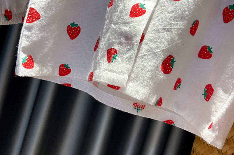 キッズファッション いちご柄フリル襟長袖シャツ