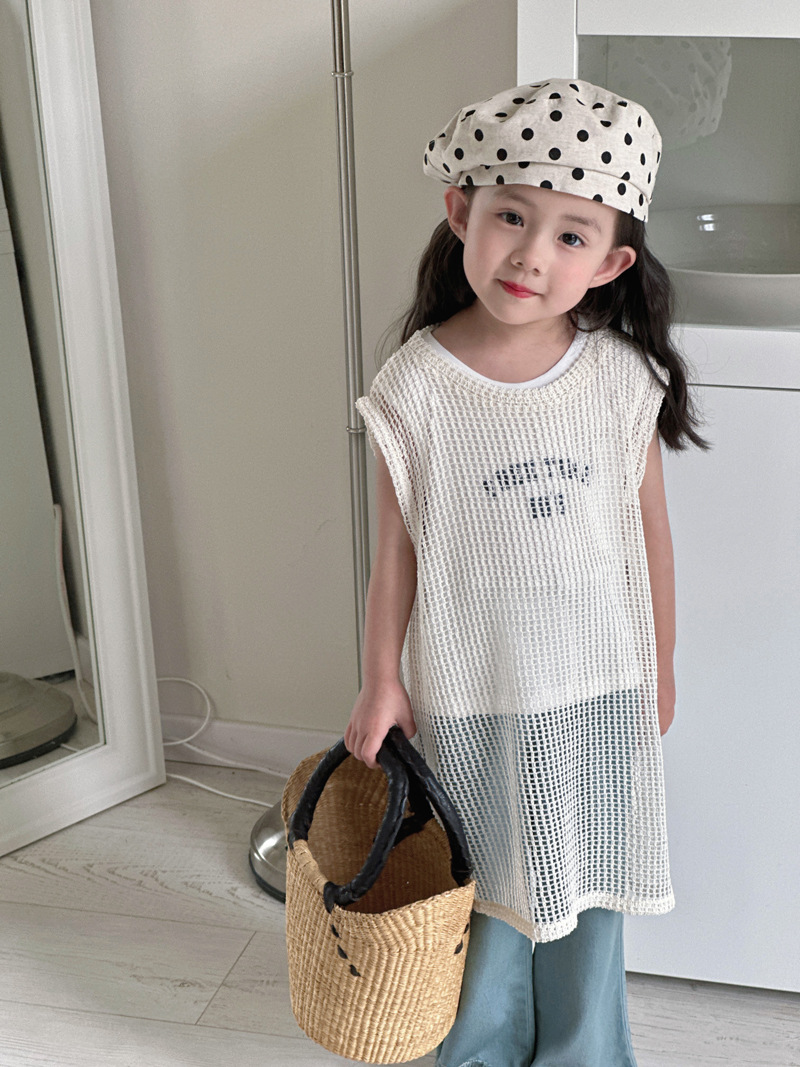 https://fulmo-img-server.com/everyday-kids-outfits/d80a62af-8a86-4f31-9d97-92b2e382f3e5.jpg