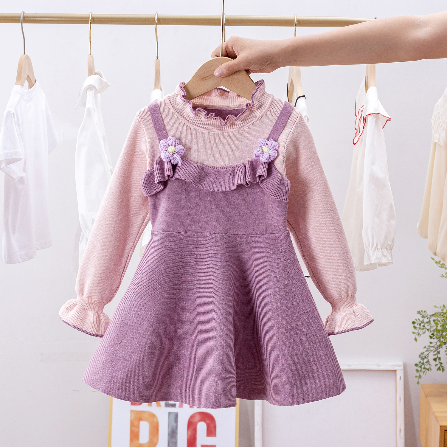 キッズファッション 花飾り付きニット重ね着風長袖ワンピース