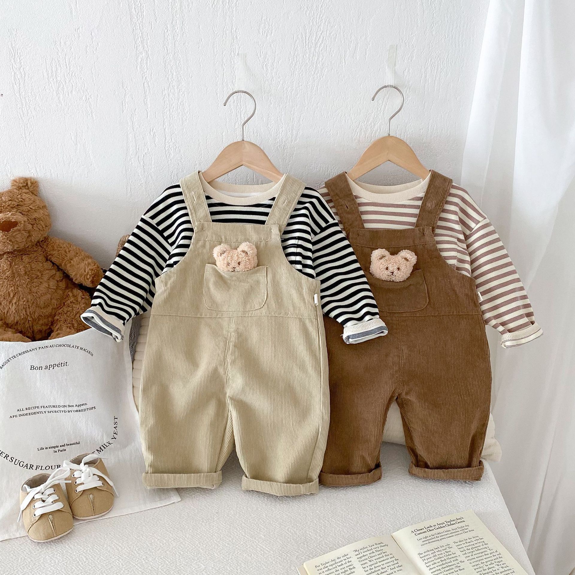 キッズファッション くまちゃんワッペン付きコーデュロイサロペット