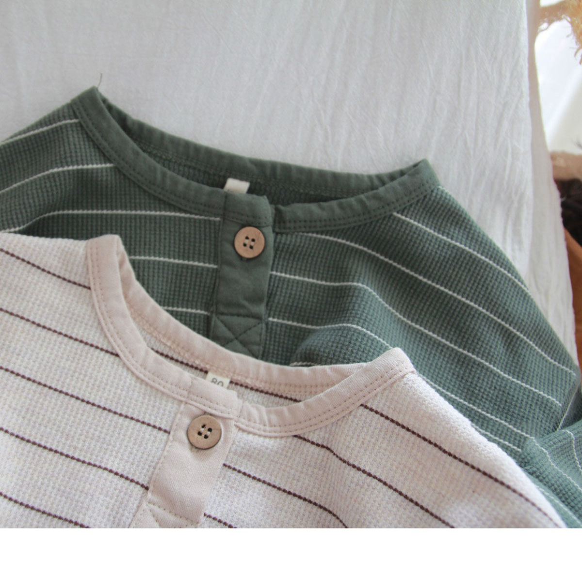 キッズファッション ナチュラル細ボーダー長袖ヘンリーネックティーシャツ