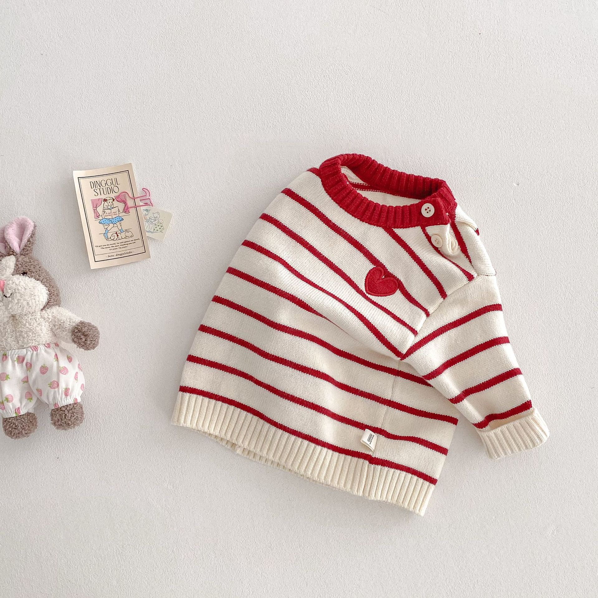 https://fulmo-img-server.com/everyday-kids-outfits/de4a7733-0ee1-46af-94a3-69f65f412acb.jpg