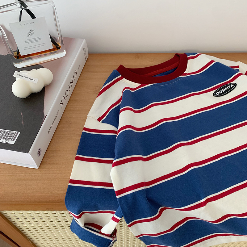https://fulmo-img-server.com/everyday-kids-outfits/e0960fee-ac02-4c8a-a5ad-c1d3f4a927b8.jpg