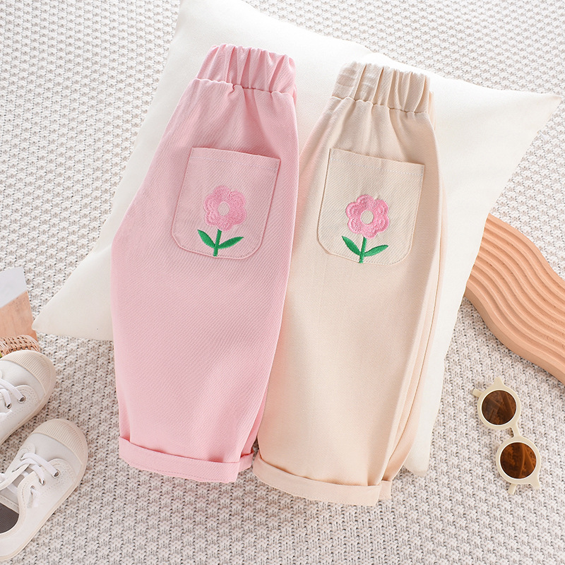 キッズファッション 花刺繍ポケット付きゆったりハーフパンツ