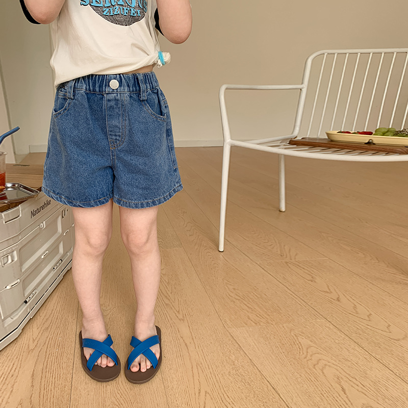 https://fulmo-img-server.com/everyday-kids-outfits/e414f6ad-ac28-4838-9350-054bf873c999.jpg