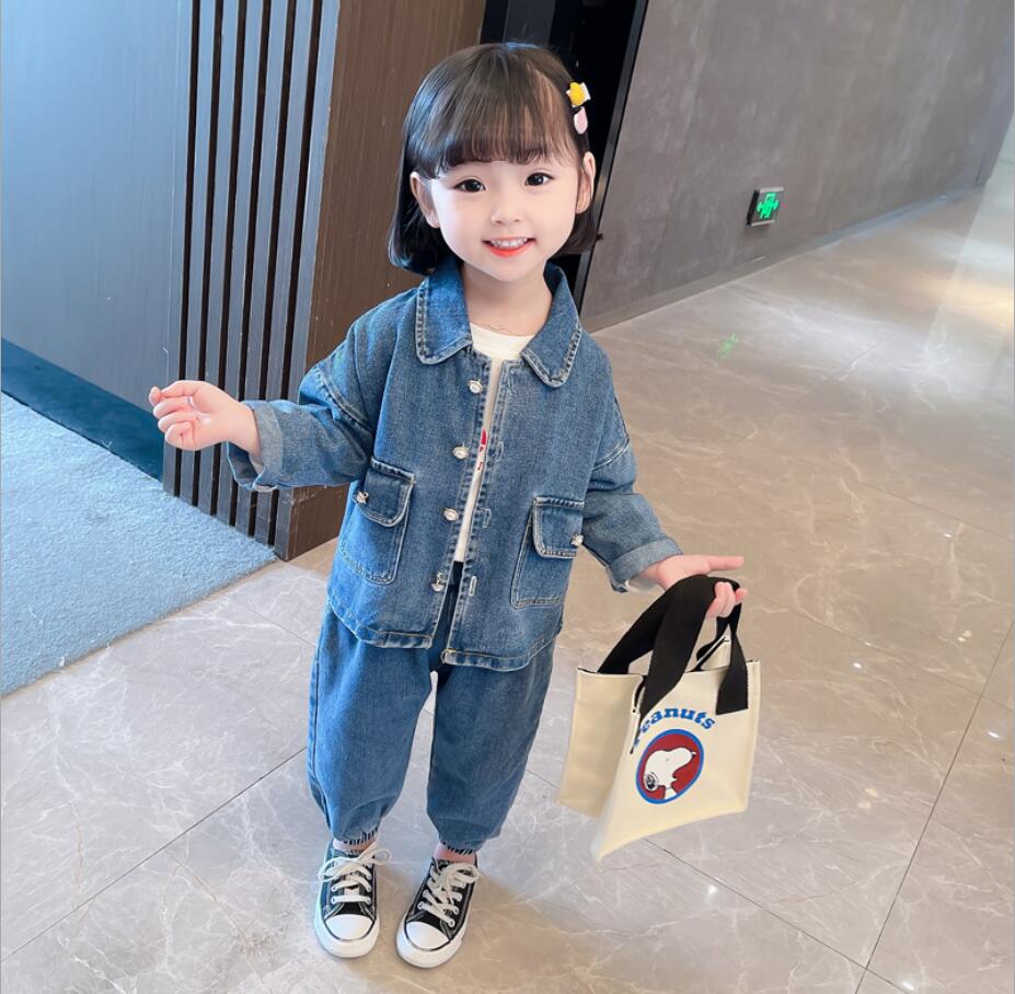 https://fulmo-img-server.com/everyday-kids-outfits/e5441411-a5e0-40e7-af7b-eca82e151638.jpg