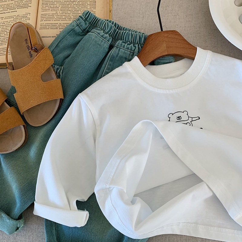 キッズファッション 小さなくま三匹重ねプリント長袖シャツ