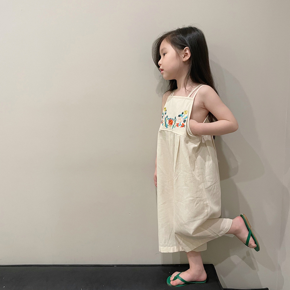 https://fulmo-img-server.com/everyday-kids-outfits/e6fe91a1-9a97-4f5b-a6ee-8379a9d780ae.jpg
