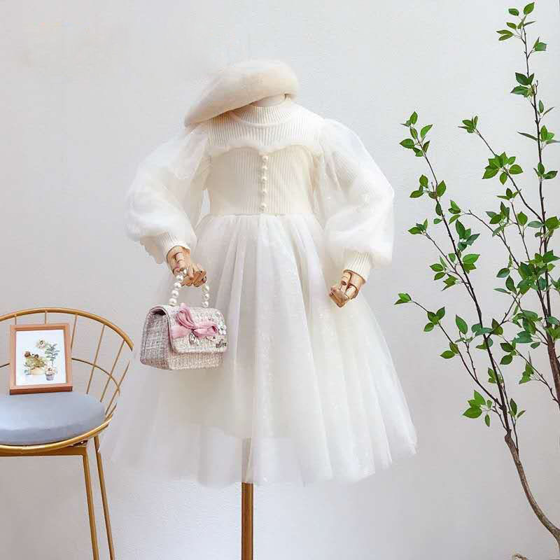 キッズファッション ふんわり袖の姫様風チュールワンピース