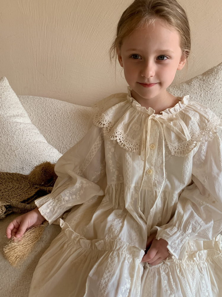 キッズファッション フリル襟レース装飾長袖ワンピース