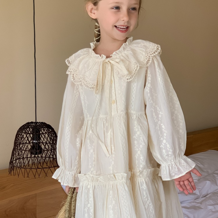 キッズファッション フリル襟レース装飾長袖ワンピース