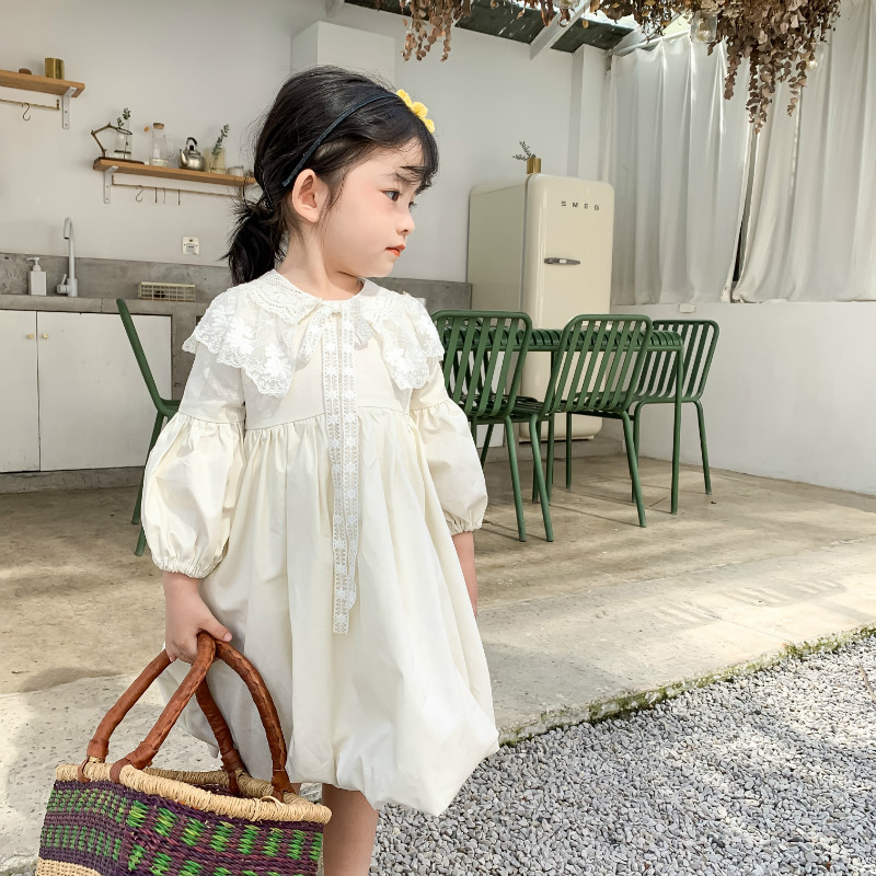 キッズファッション ふんわり袖のプリンセス風フリル付きワンピース