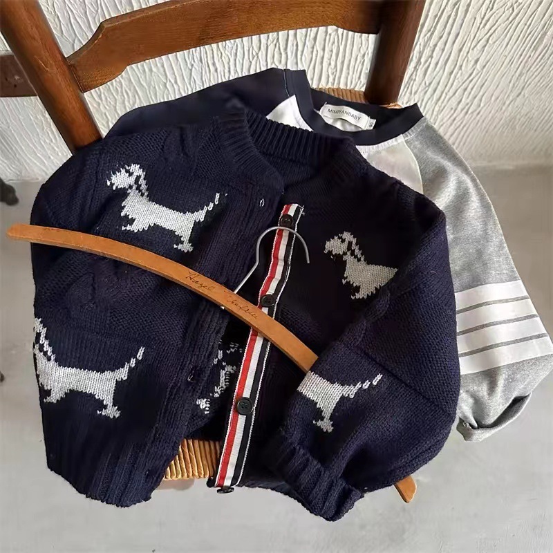 キッズファッション 愛らしい犬柄編み込み長袖カーディガン
