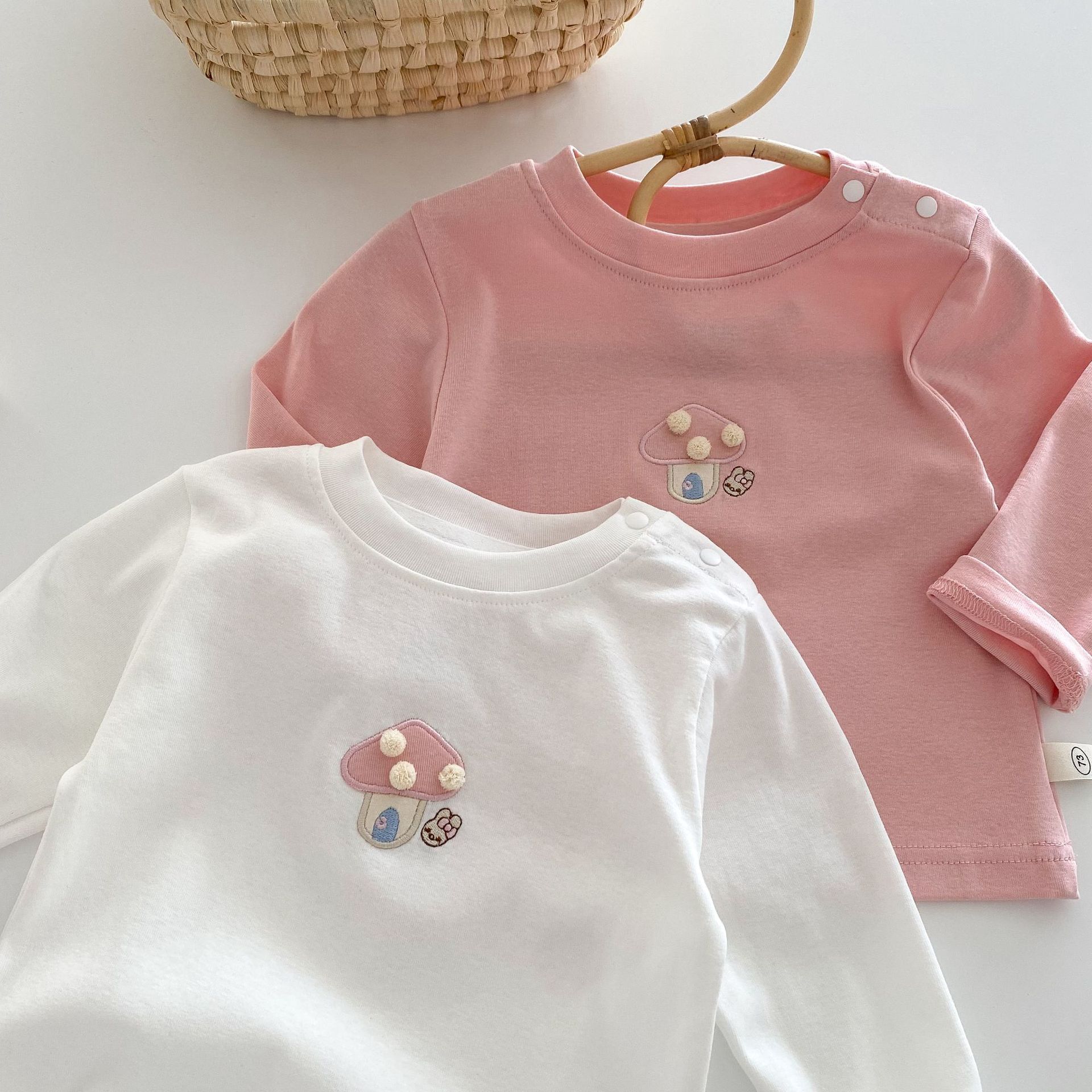 キッズファッション きのこ刺繍長袖ロンパース