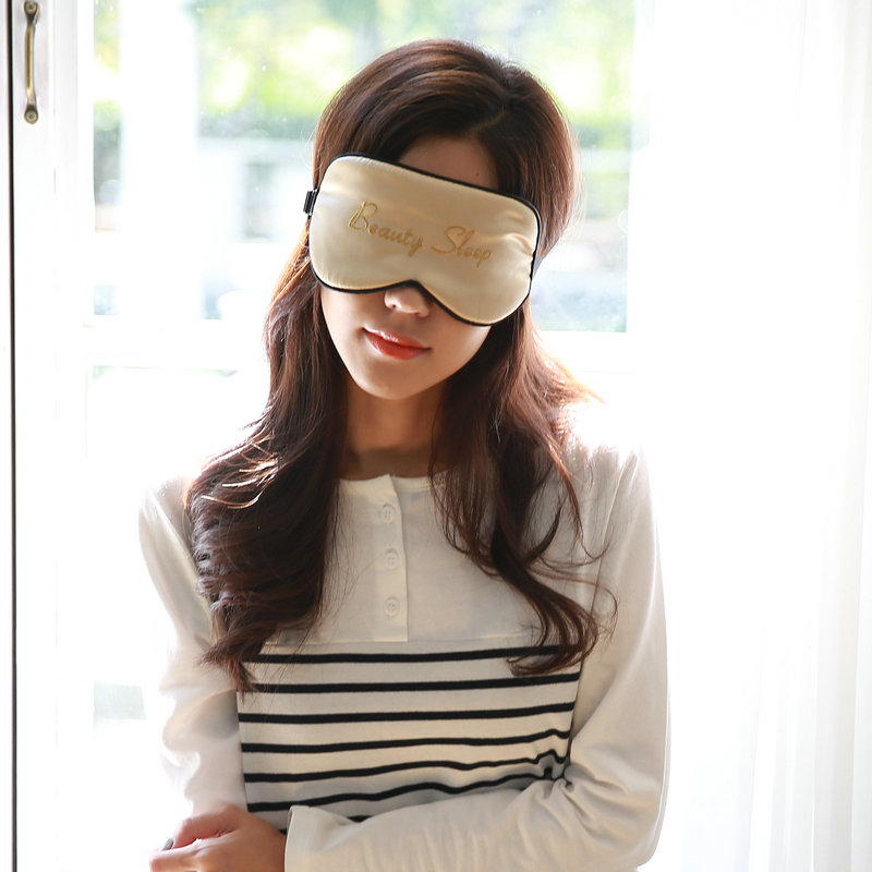 美容睡眠文字入りシルク風アイマスク
