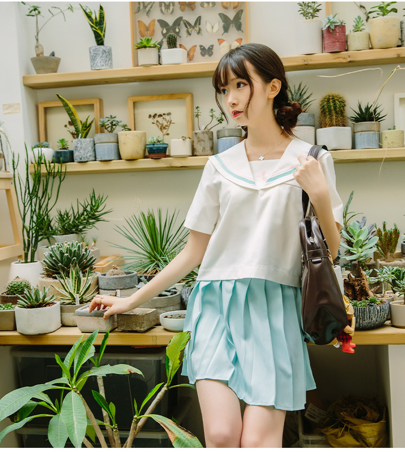 セーラー服 桜刺繍入り清楚セーラー半袖ブラウス