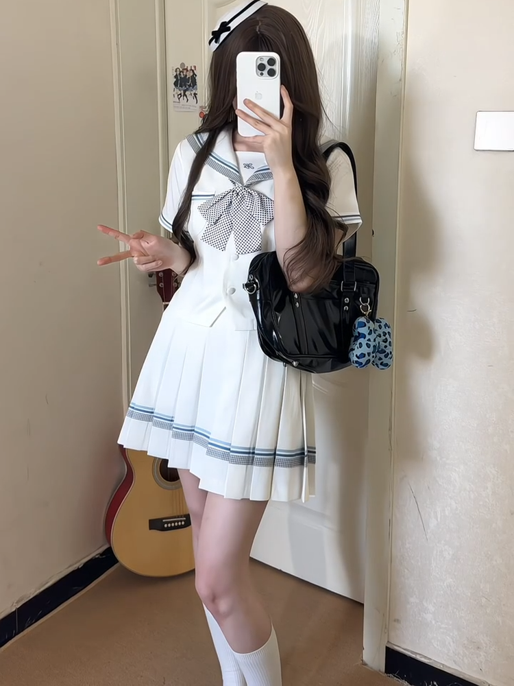 セーラー服 清楚な水玉リボン半袖セーラートップス