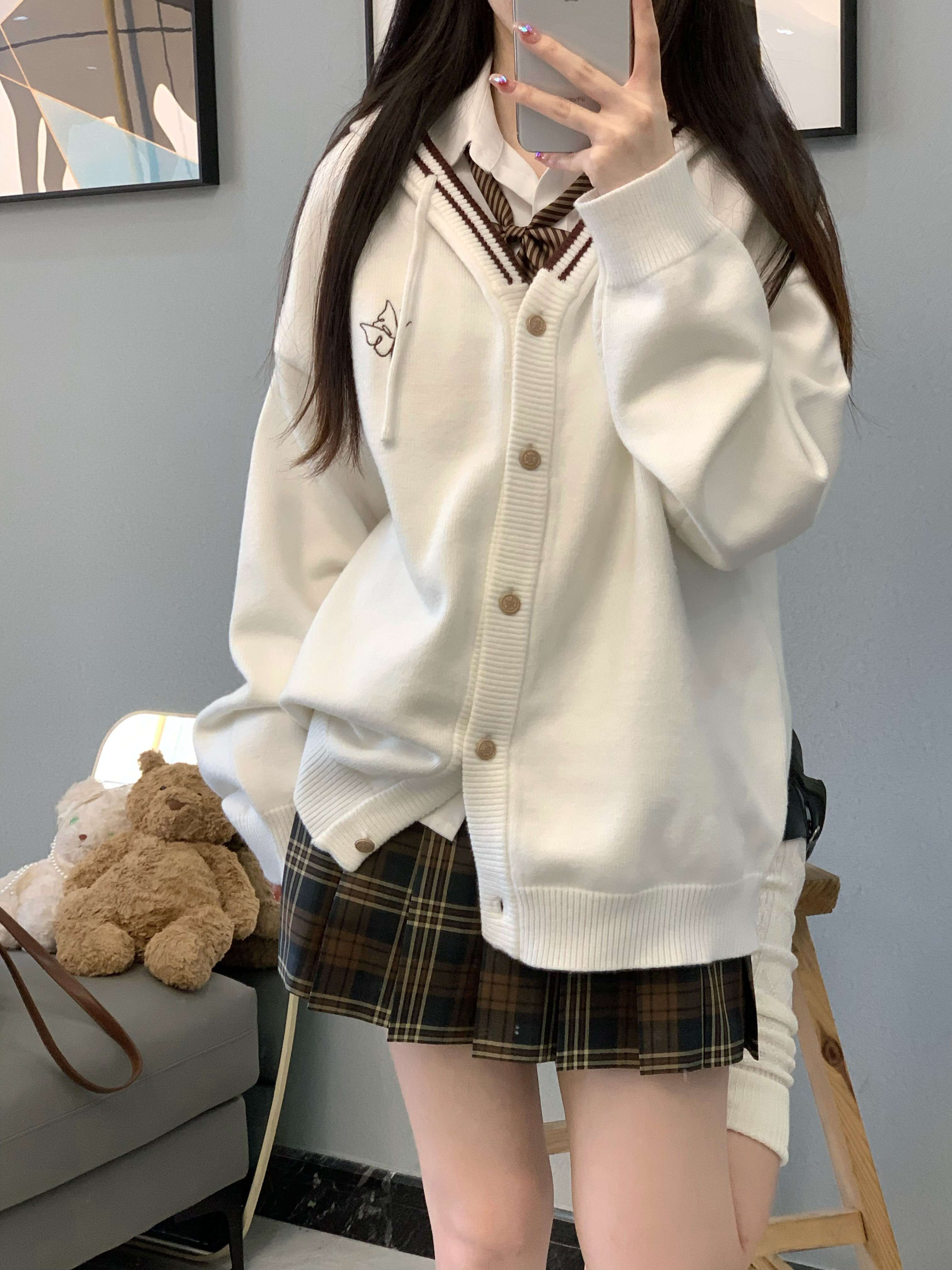 セーラー服 学生風カーディガン制服コーデ