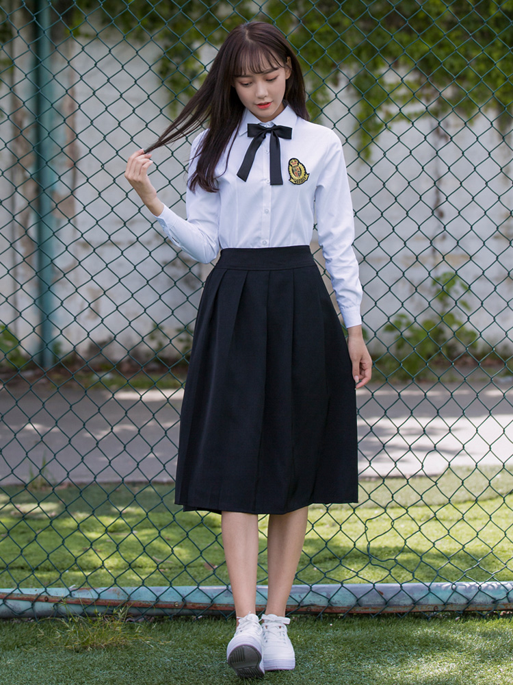 セーラー服 学園風エンブレム付き長袖セーラーブラウス