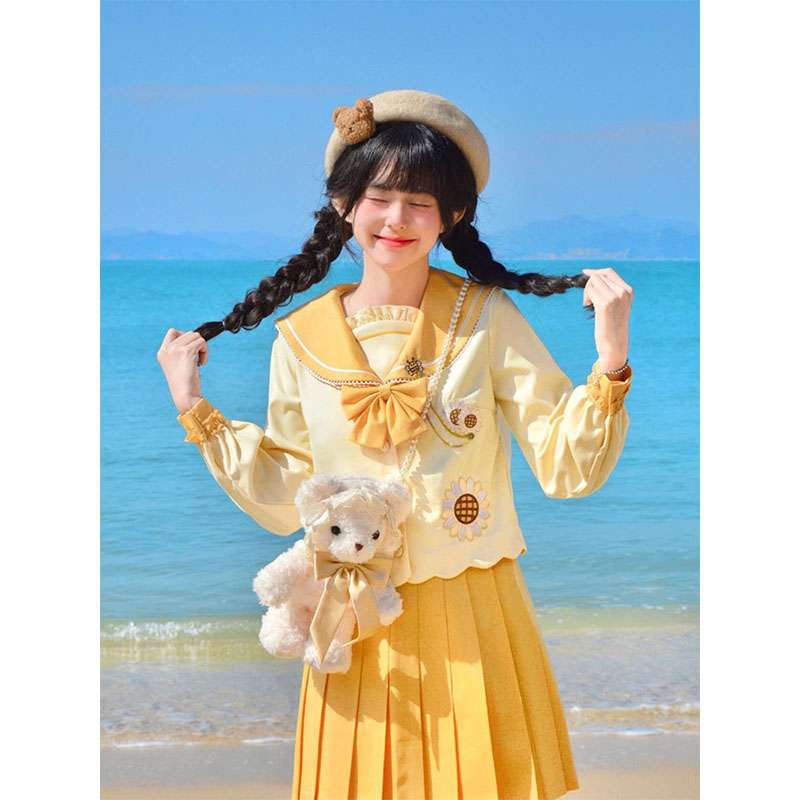 夏の海辺セーラー服ワンピース