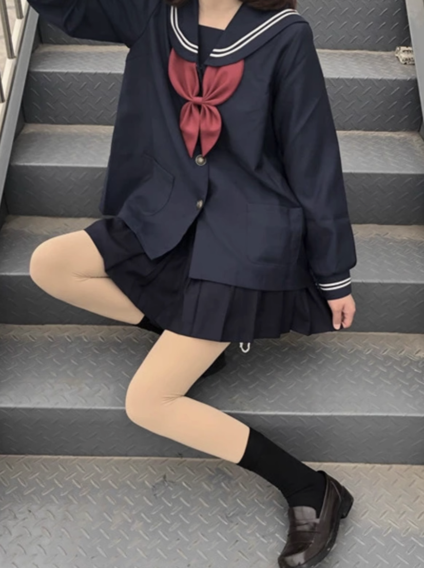 クラシック紺色セーラー服 赤リボン付き
