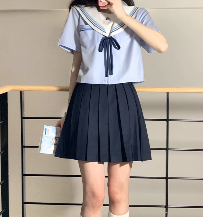 清楚ガーリー ブルーライン制服　セーラー服専門店