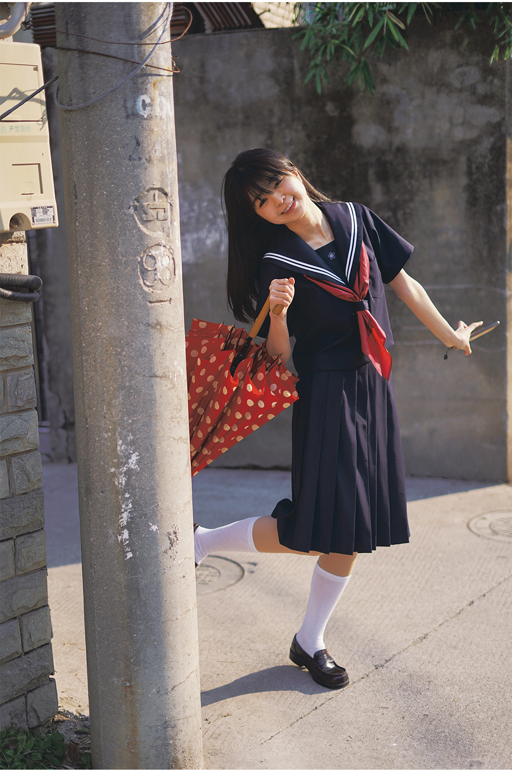 セーラー服 赤リボン付き半袖 制服