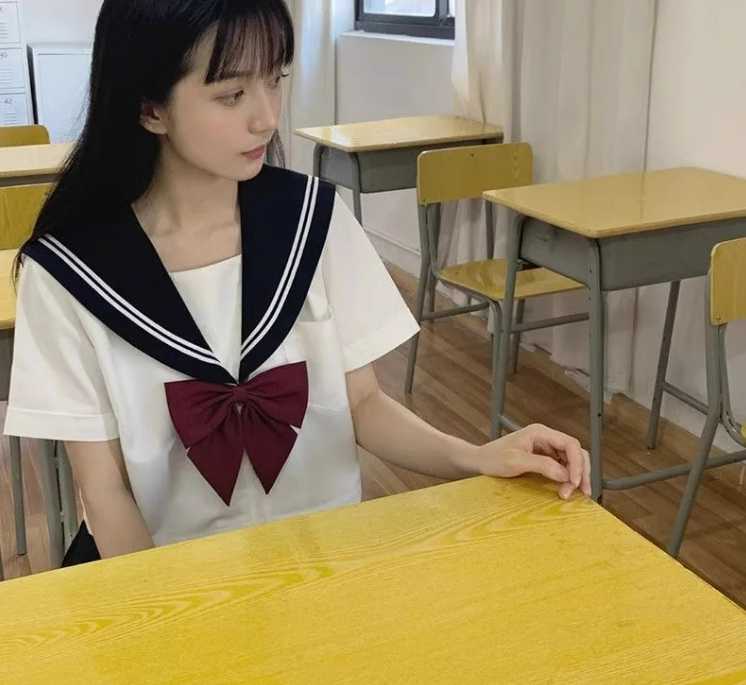 セーラー服 クラシック モノトーンスタイル