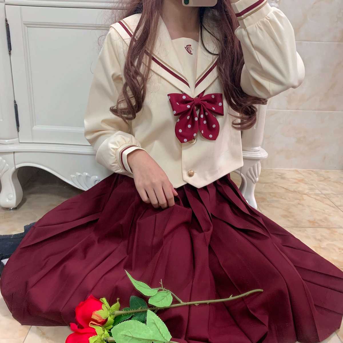 個性が光る!赤いセーラー服18選