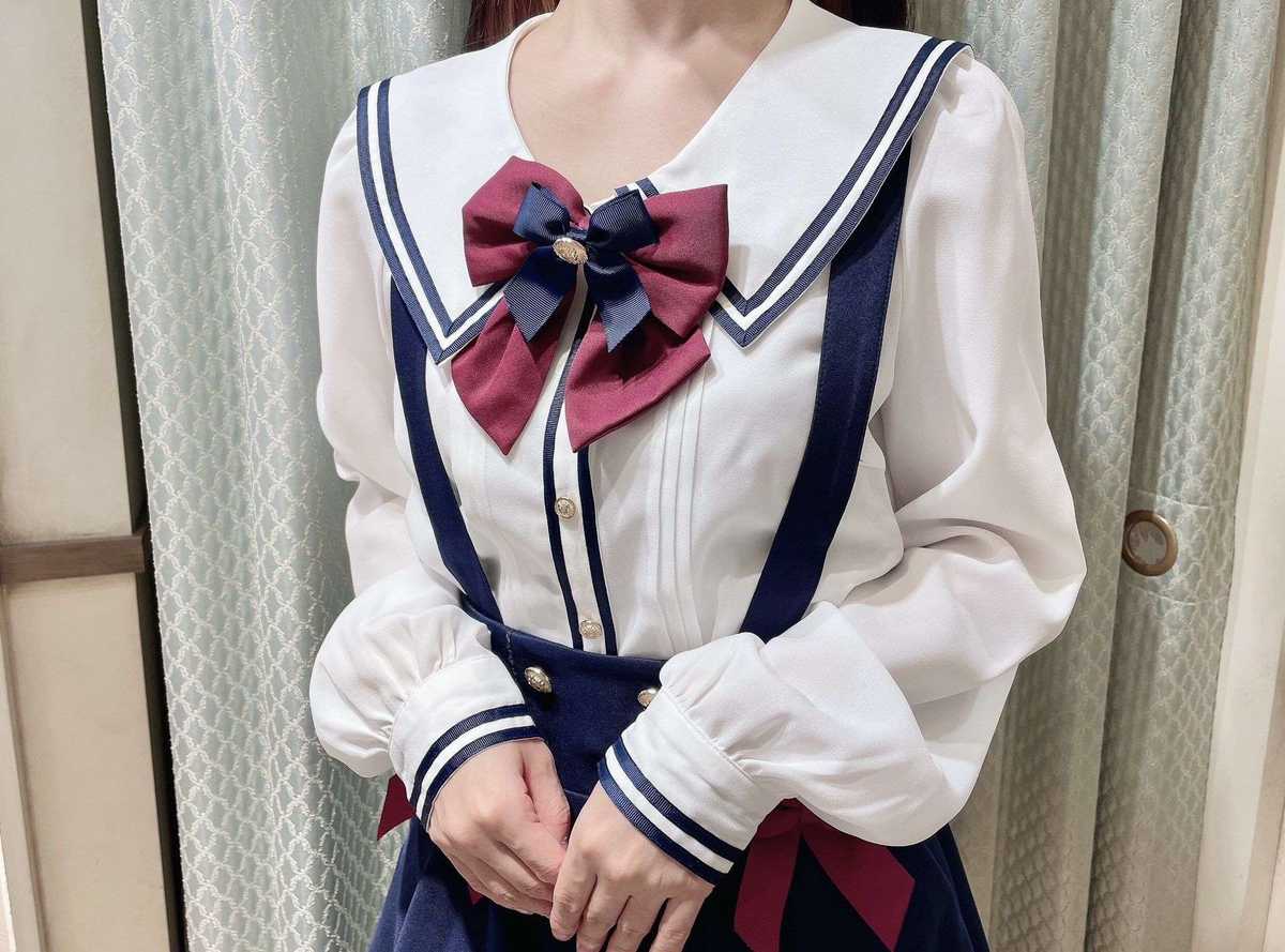 セーラー服 クラシック風 トップス 花柄刺繍入り