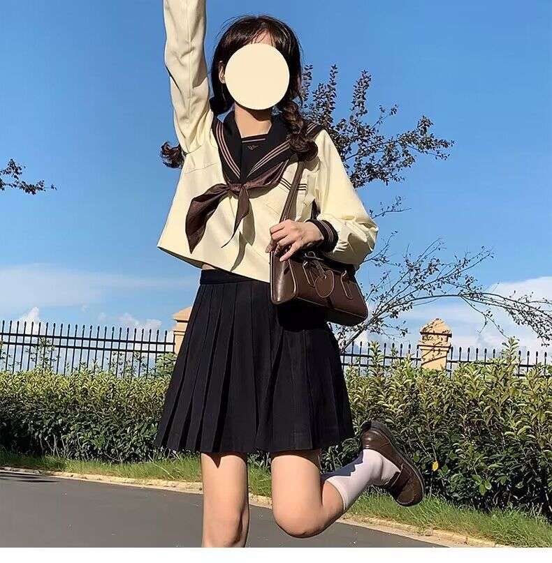 クラシカルリボン付きセーラー服制服