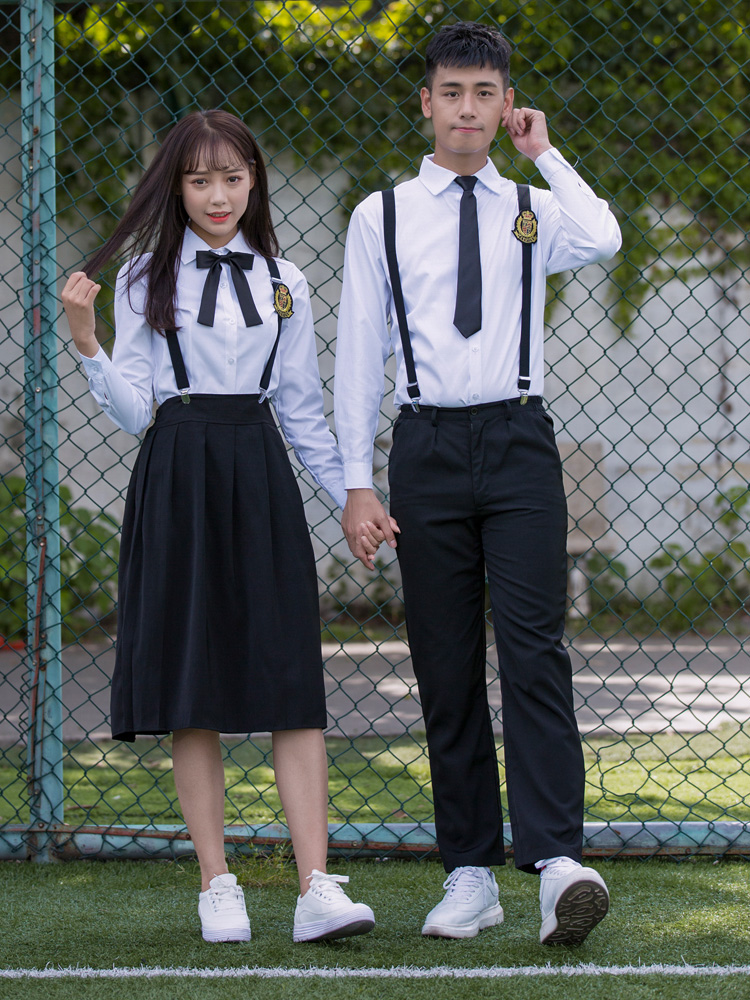 セーラー服 学園風エンブレム付き長袖セーラーブラウス