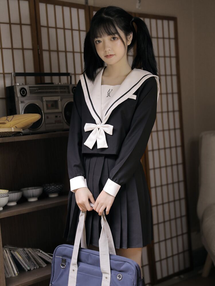 セーラー服 クラシック風リボン付きセーラーブラウス